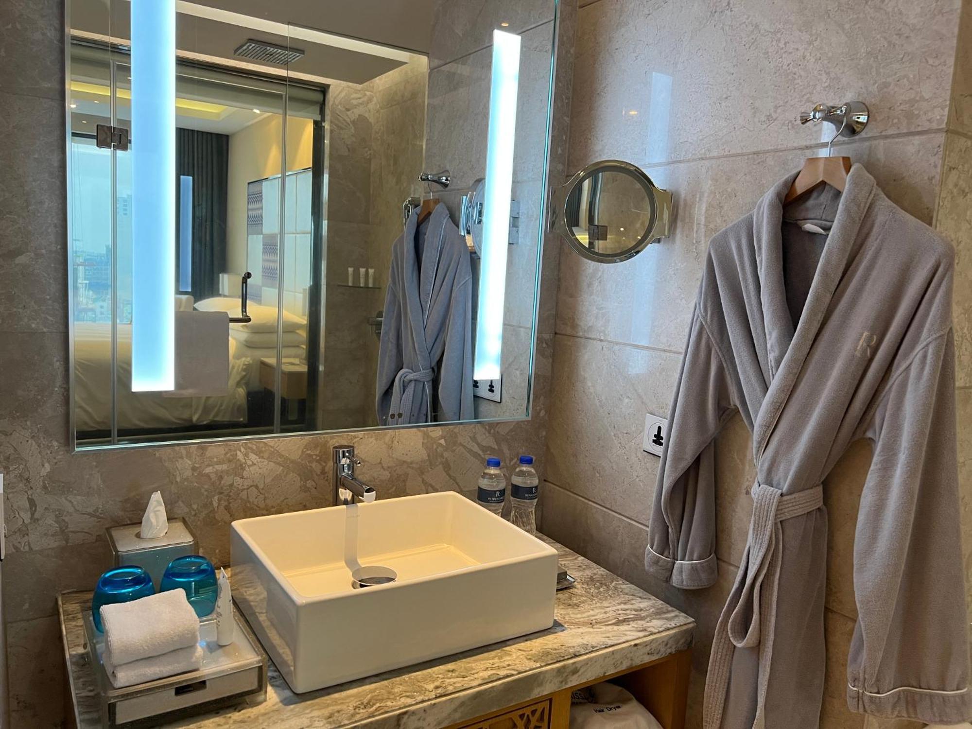 Renaissance Dhaka Gulshan Hotel المظهر الخارجي الصورة